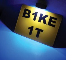 Bike je z leštěného hliníku Tělo E-Marked Cluster LED osvětlení SPZ